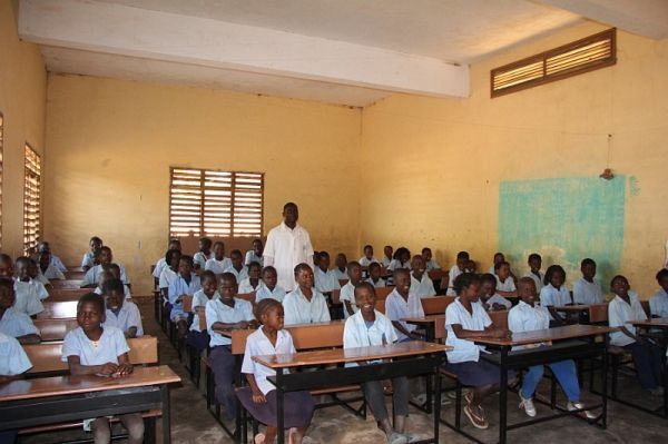 Mozambique pledges bilingual education by 2017