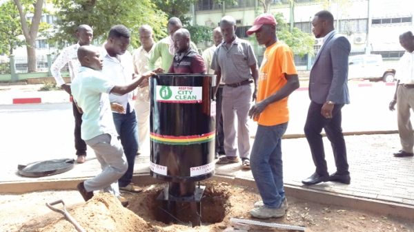 Accra installs rubbish bins