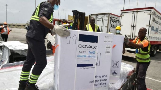 Ghana receives the first doses of the free Covax vaccines