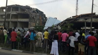 Lagos building collapse kills five - image 4