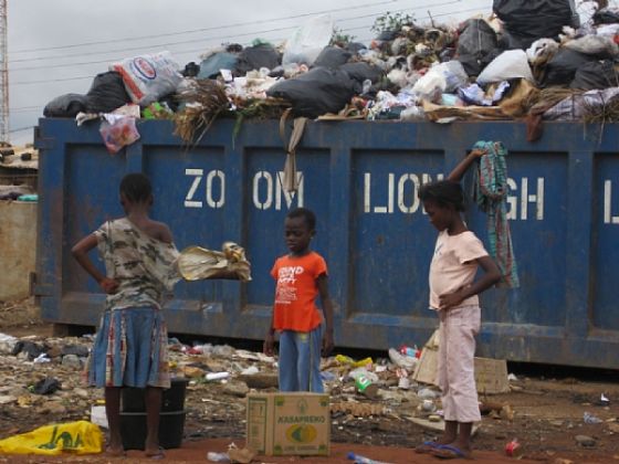 Accra installs rubbish bins - image 2