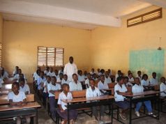 Mozambique pledges bilingual education by 2017