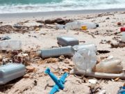 Mozambique combats beach litter