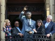 Nelson Mandela statue unveiled at Cape Town city hall