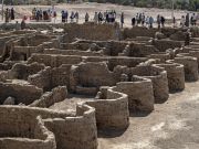 Lost 'Golden city' discovered in Egypt